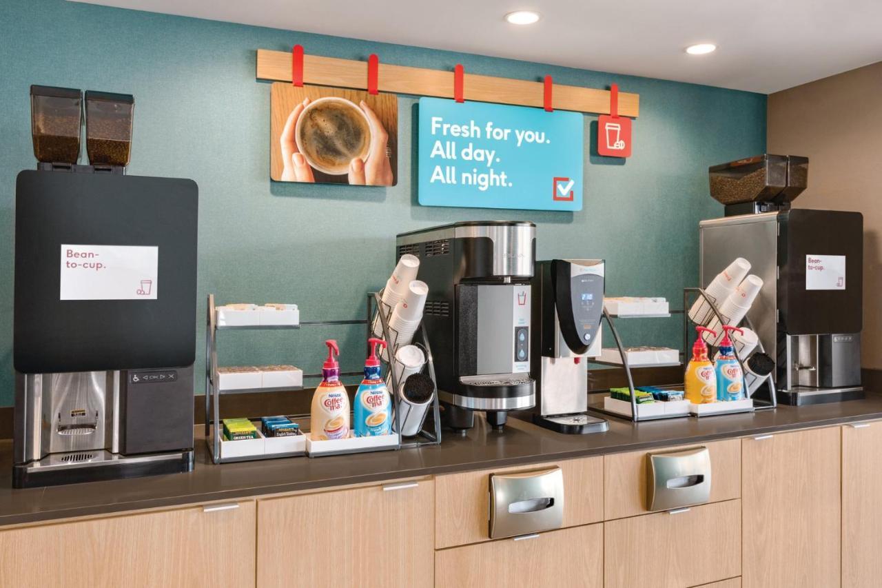 Avid Hotels Elkhart North By Ihg Екстериор снимка