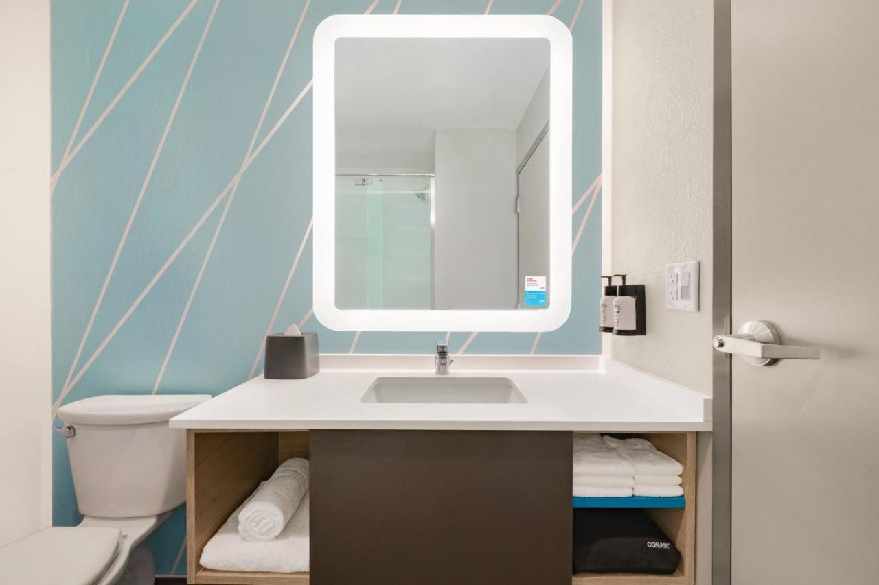 Avid Hotels Elkhart North By Ihg Екстериор снимка